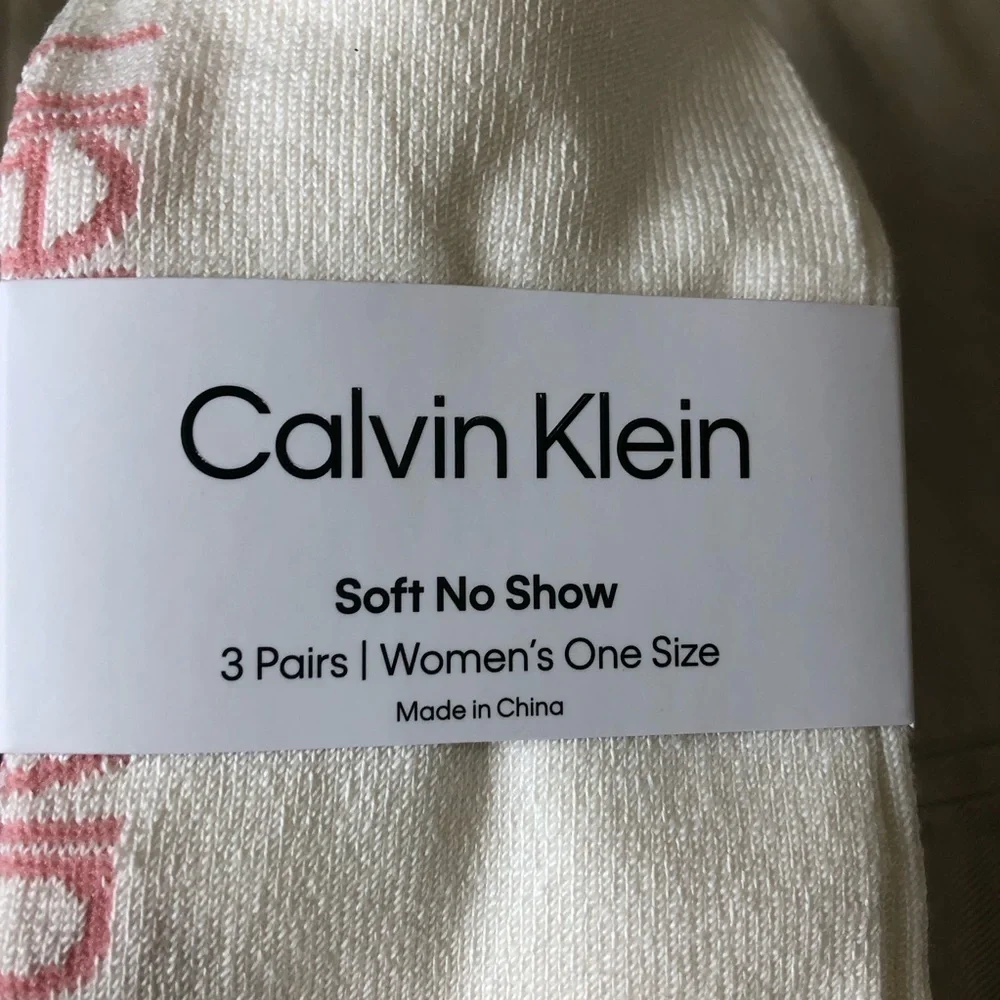 Women’s Calvin Klein no show socks